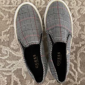 Houndstooth Guess Slip-Ons